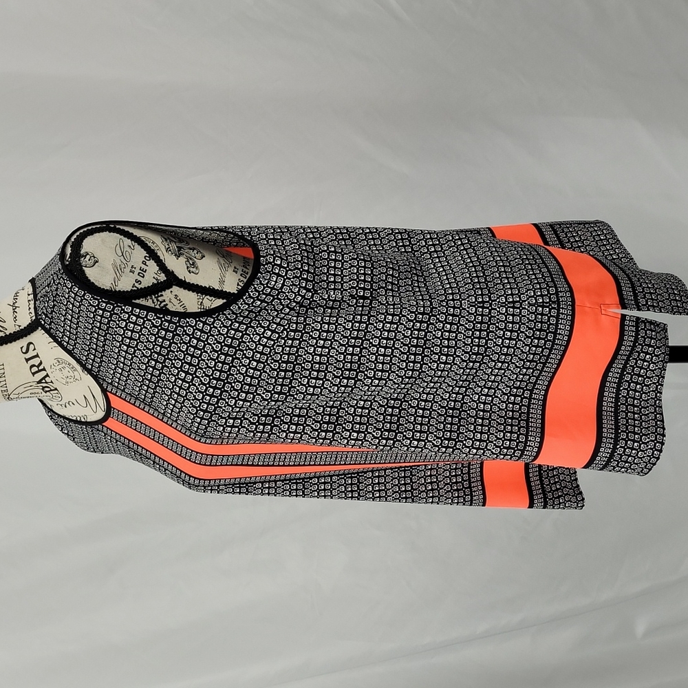 {Vince Camuto} Tank top key hole back - Picture 2 of 6